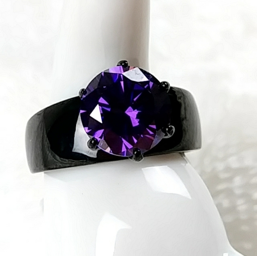 Goth Purple Solitaire Black Stainless Steel Ring - Picture 11 of 13